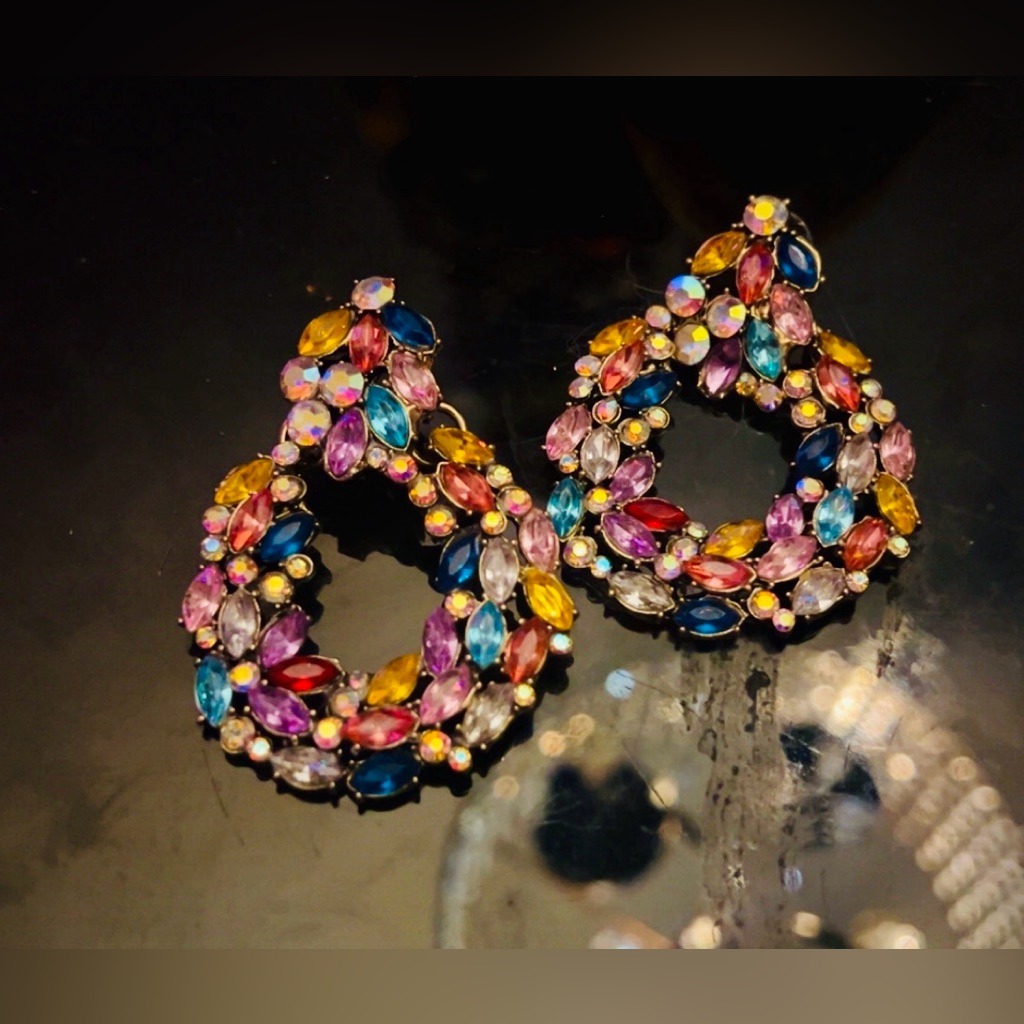 Elegant 14kt Gold Dip Rocksbox Genstone Crystal Cluster Wreath Dangle Earrings